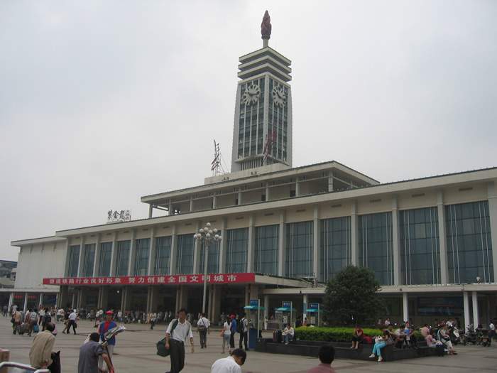 �L(zh��ng)ɳ��܇վ