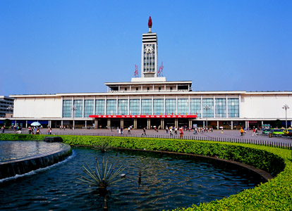 �L(zh��ng)ɳ��܇վ